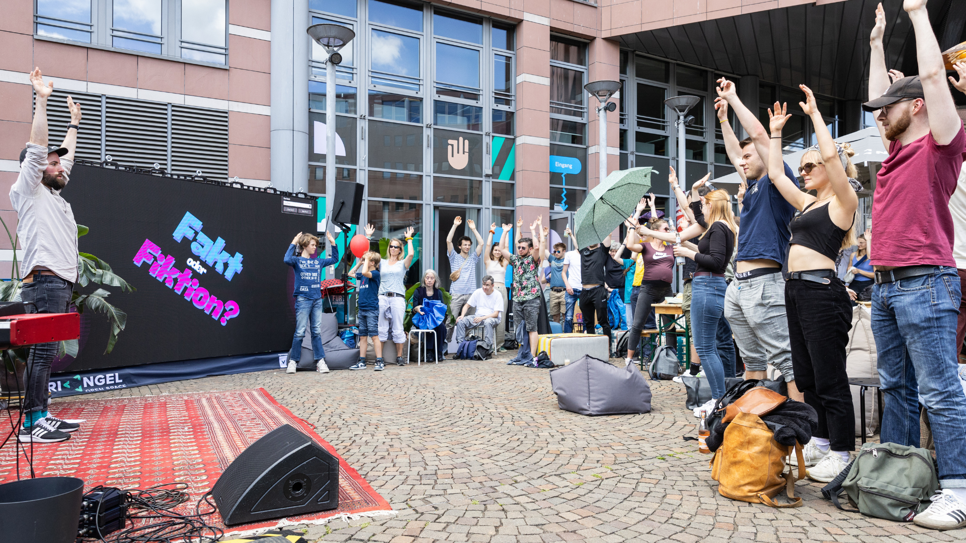 Aktives Publikum beim Science Slam