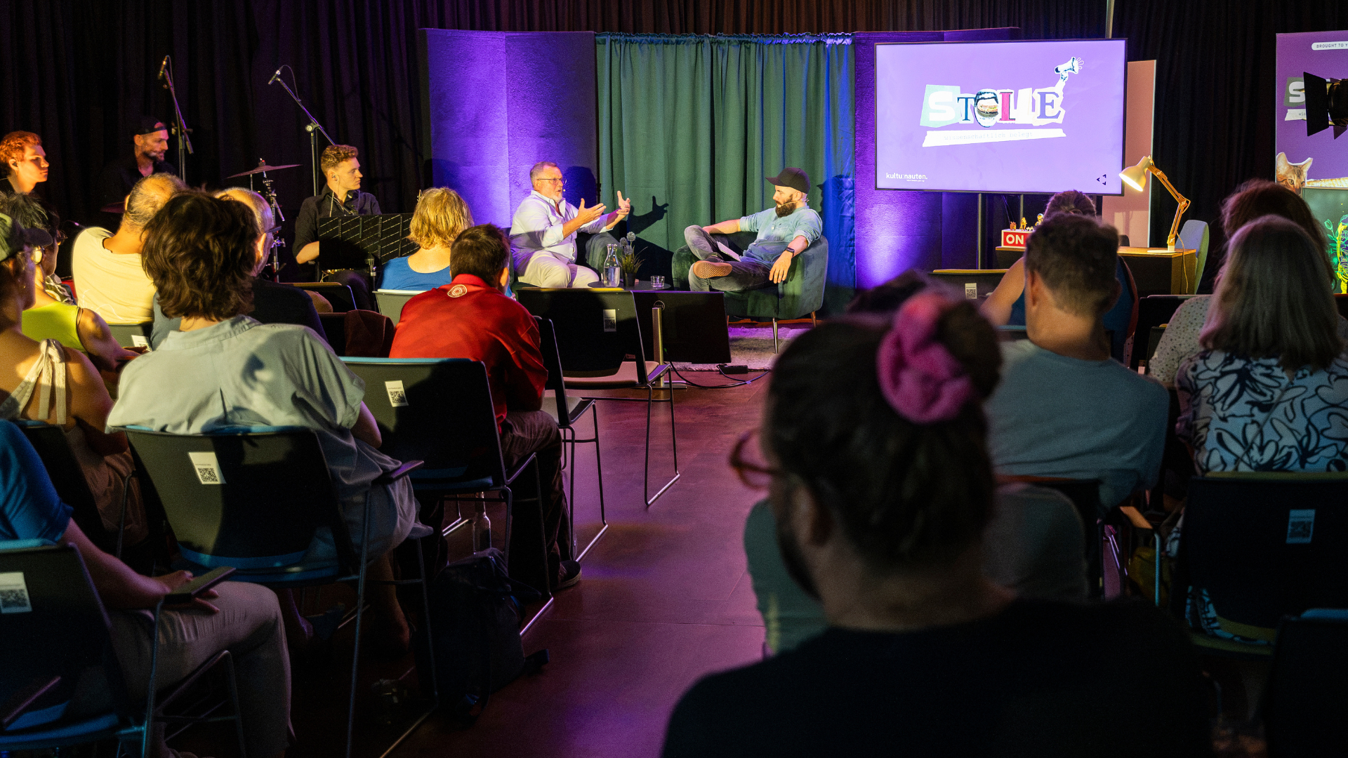 STULLE Publikum und Gäste der Late-Night-Show "STULLE – wissenschaftlich belegt"