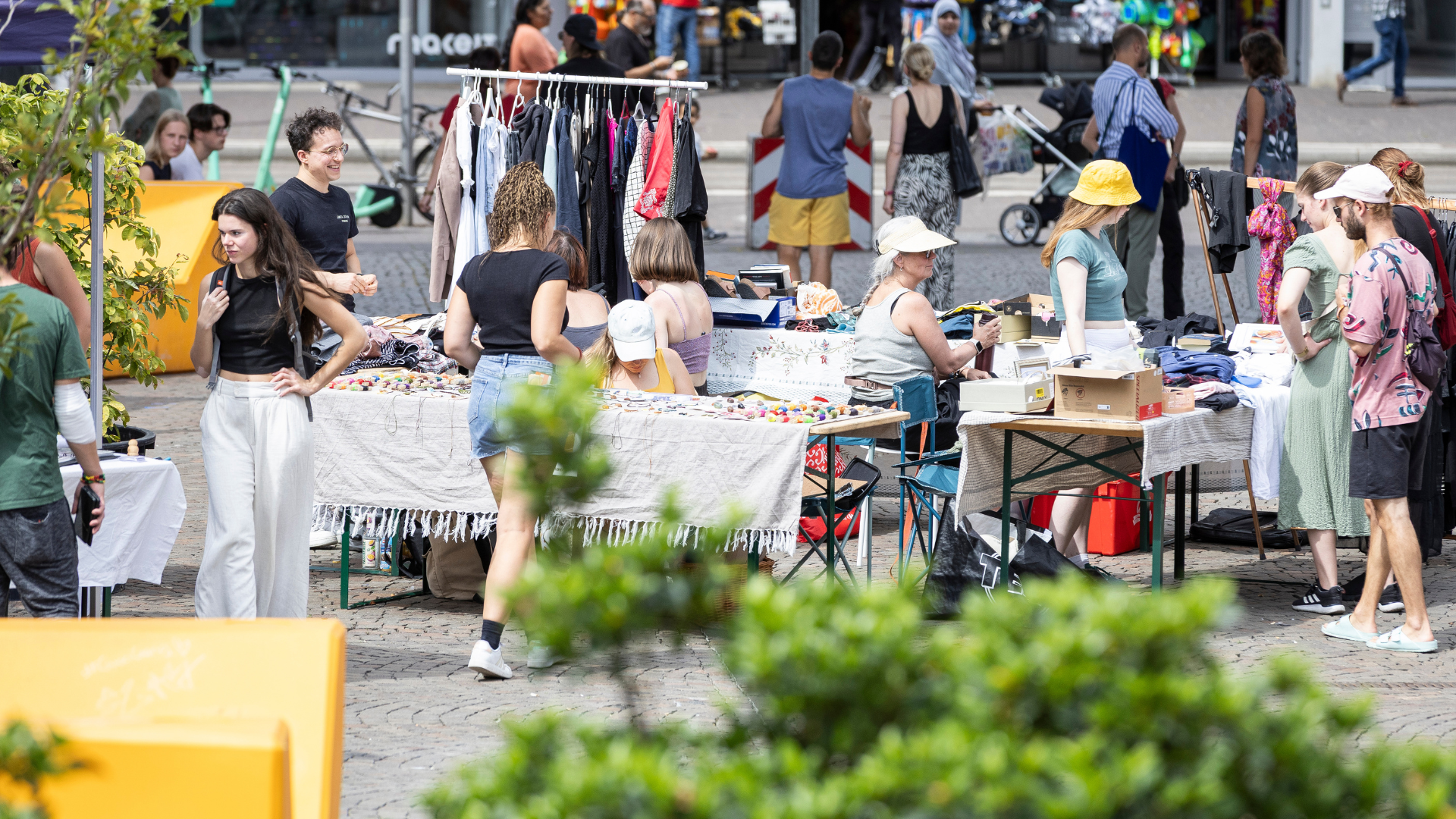 Kronentrödel Flohmarkt auf dem Kronenplatz