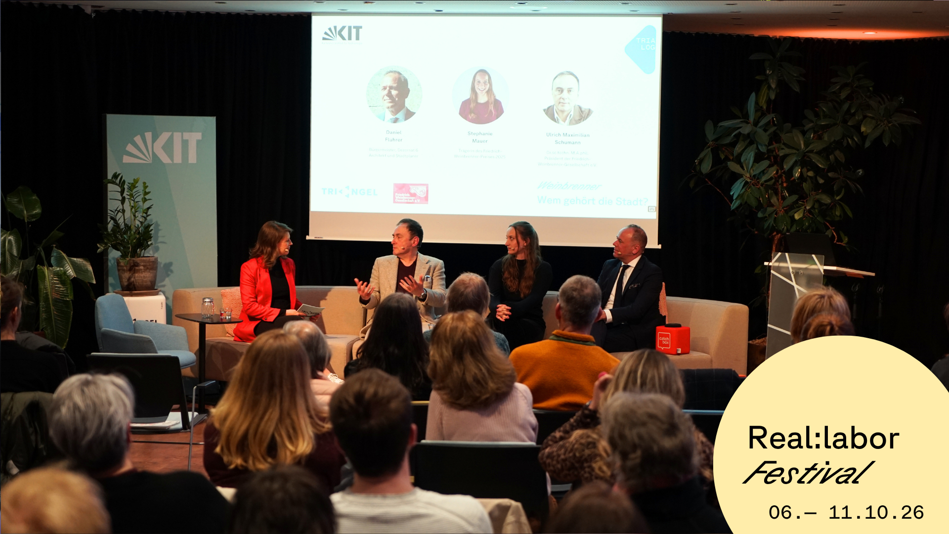 Foto einer Diskussionsrunde